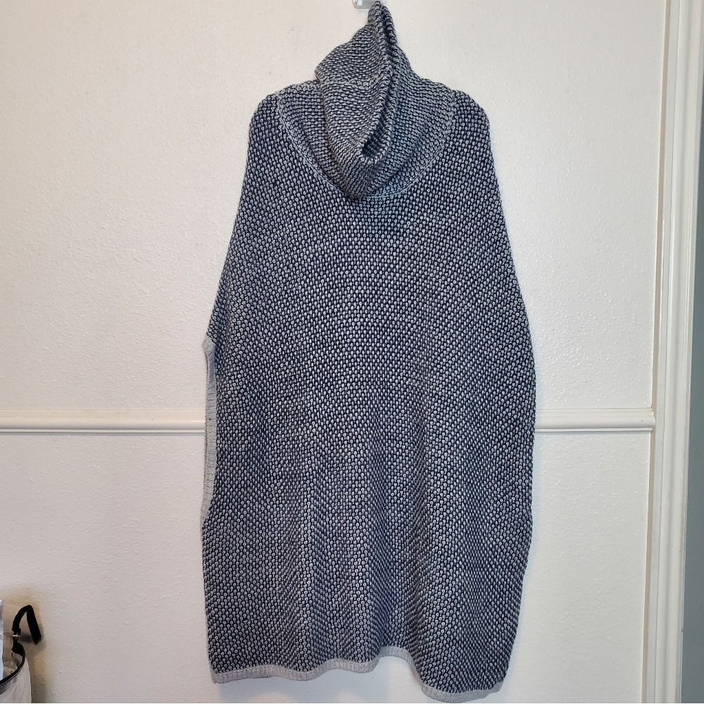 Gap Tapestry Navy Knit Turtleneck Poncho Sweater M/L 408991-00 Blue Grey